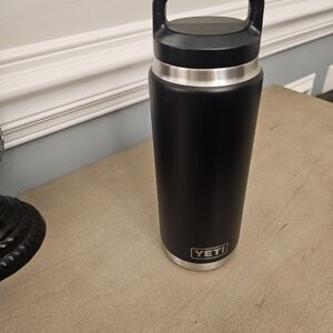 YETI 26 oz Tumblr With 2 Tops